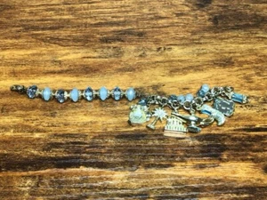Disney's Aladdin Charm Bracelet ~ Lamp, Genie, Shoe, Castle (Woman/Girl Jewelry) - Picture 1 of 12