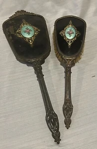 Set vanità specchio e pennello vintage ornati blu con usato rosa - Foto 1 di 5