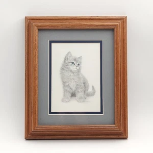 Blaue Augen Kätzchen Kunstdruck 10x12 mattiert Holzrahmen Katze V. Miller Skizze Zeichnung - Bild 1 von 11