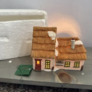 Abt. 1988 56 Dickens Village Serie "A Christmas Carol" Bob Cratchit/Tim House - Bild 1 von 17