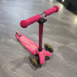 Mini Micro Deluxe Scooter - drei Räder - rosa - LED-Radbeleuchtung - abnehmbarer Sitz - Bild 1 von 6