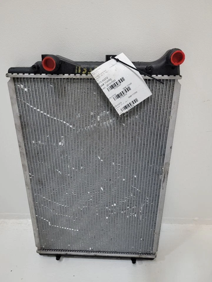 2009-2017 VOLKSWAGEN CC 2.0L Radiator 5K0121251AA 09-17     Foto 1 de 4