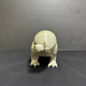 Foca de piel inuit animal marino piedra tallada escultura firmada arte esquimal USADO F/S - Imagen 1 de 10