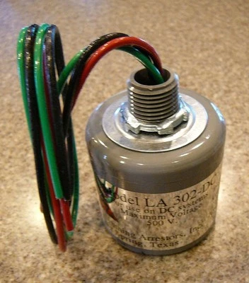 Novo Delta LA302DC Lightning Arrestor Solar, Eólico, DC Generator Protection LA 302 - Imagem 1 de 3