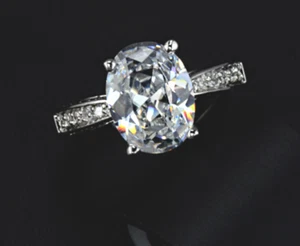 Anillo de boda de 5 quilates corte ovalado aniversario circonio chapado en oro blanco talla 5-9 - Imagen 1 de 6
