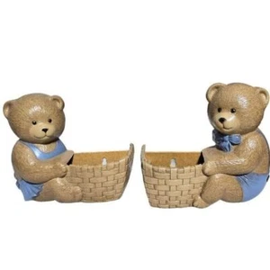 Vintage Teddybär Korb Wand Pflanzgefäße Kinderzimmer Deko 2er Set blaue Schleife Kunststoff - Bild 1 von 9