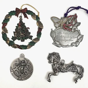 Menge 4 Weihnachtsschmuck Schilf Barton Karussell Pferd Russ Beere Kranz Engel - Bild 1 von 15