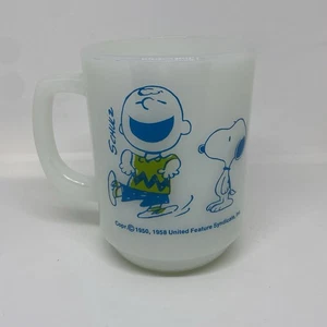 Fire King Peanuts Snoopy Schulz Becher I Feel Strangely Confident Milchglas Vintage - Bild 1 von 19