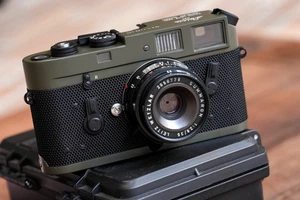 LEICA M4 SAFARI REPAINT ( BODY) - Picture 1 of 13