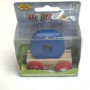 NUEVO Bigjigs Rail Nombre Letra O carruajes de madera juguete artesanía Nuevo - Imagen 1 de 5
