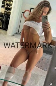 Mandy Rose Sacs 8x10 PHOTO Underboob Lifted Shirt - Picture 1 of 1