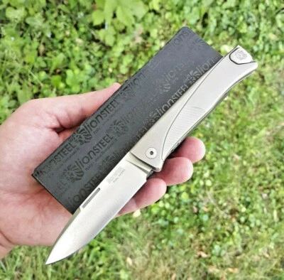 Cuchillo Plegable LionSTEEL Thrill 3" Bohler M390 Hoja de Acero Gris Mango de Titanio Foto 1 de 4