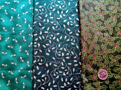 HOLLY- metallic gold 100% COTTON FABRIC 3 FAT QUARTERS BUNDLE  CHRISTMAS - Image 1 of 4