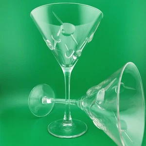 Martini Cocktail Glasses Clear 3D Etched Olive Toothpick Design 7.5"H Set of 2 - Picture 1 of 8