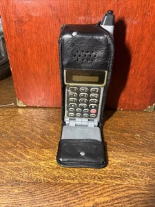 Cellulare vintage Motorola SB Brick modello F09HLD8416BG con custodia - - Foto 1 di 10