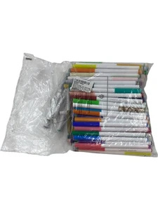Crayola Super Tips Washable Markers Pack of 150 Assorted Colours 1 XJV001 - Picture 1 of 4