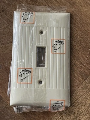 10-Vintage SIERRA RIBBED MARFIM baquelite INTERRUPTOR DE ALTERNÂNCIA Capa de Parede NOS FRETE GRÁTIS - Imagem 1 de 2