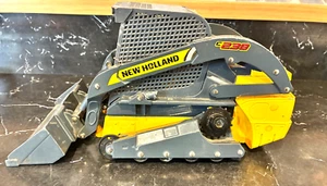 Ertl New Holland C238 Compact Track Skid Loader Diecast HEAVY - Picture 1 of 7
