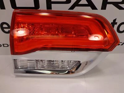 14-22 Jeep Grand Cherokee nova lâmpada de backup lanterna traseira esquerda interna cromada Mopar fabricante de equipamento original - Imagem 1 de 2