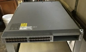 Commutateur réseau Cisco N5K-C5548P - Photo 1/6