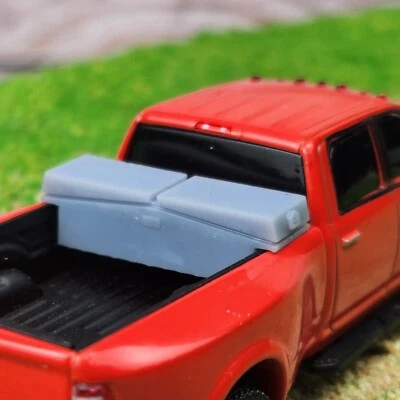 Caja de herramientas de plataforma de camión impresa en 3D escala 1:64 estilo ala de gaviota para Greenlight M2  Foto 1 de 2