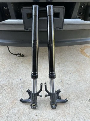 2024 12-25 KAWASAKI NINJA ZX6R 636 FORKS FRONT SUSPENSION - Image 1 of 3