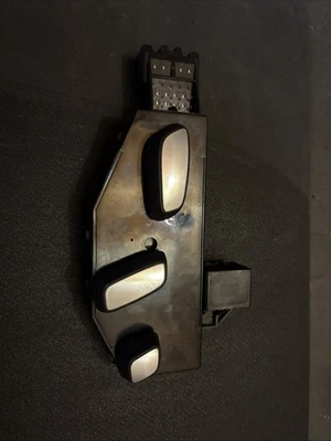 Power Seat Control Switch 22876854 - Image 1 of 3
