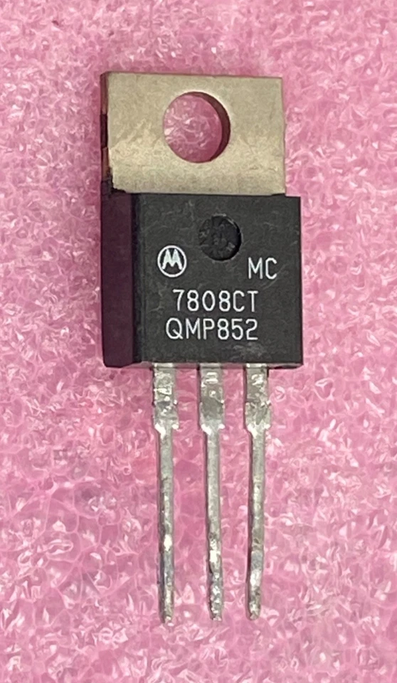 Motorola MC7808CT 8vdc linear fixed regulator TO-220 - Image 1 of 1