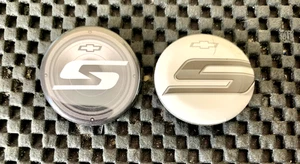 LOTE DE 2 BOTONES PINBACK CHEVROLET CHEVY "S" 1 1/4" NOS - Imagen 1 de 4