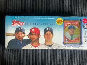 2010 TOPPS COMPLETE FACTORY SET WITH MICKEY MANTLE GOLD CHROME & VARIATION PACK - Picture 1 of 2