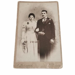 Austrian Couple Cabinet Card Photograph Late 1800s Taken In Vienna Austria - Picture 1 of 3