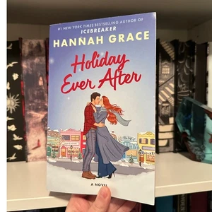 Signed Holiday Ever After By Hannah Grace Paperback  - Bild 1 von 8