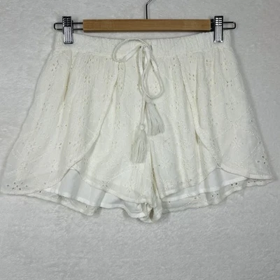 NWT Hollister Shorts Women XS Ivory Eyelet Lined Boho Coastal Cottage Ethereal - Image 1 of 4