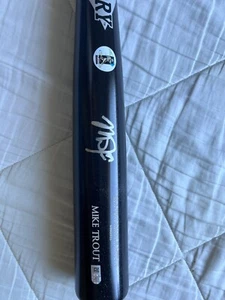 Mike Trout Los Angeles Angels Signed Game Model Bat MLB Authentication - Picture 1 of 2