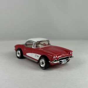 1962 62 Chevy Corvette Collectible 1/64 Scale Diecast Diorama Model - Picture 1 of 4