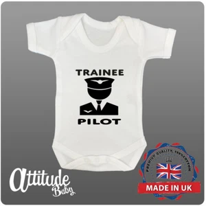 Lustige Baby wächst-Azubi Pilot-lustige Babyparty Geschenke-Kinder Baby Flugzeug Geschenke - Bild 1 von 3