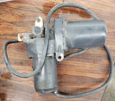 Bomba inclinable y de ajuste OMC Johnson Evinrude 986960 984356 1986-91 Foto 1 de 4