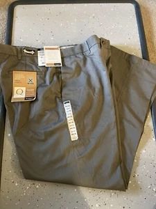 Pantalone uomo Haggar da lavoro a weekend vestibilità classica oliva tinta unita davanti nuovo con etichette taglia 40 x 30 - Foto 1 di 5