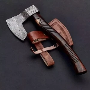 HACHA VIKINGA HECHA A MANO PERSONALIZADA ACERO DAMASCO 18 PULGADAS HACHA DE CAZA CON FUNDA - Imagen 1 de 3