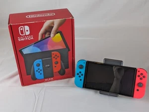 Nintendo Switch OLED-Modell Handheld-Konsole - 64GB - komplett in Box funktioniert super - Bild 1 von 15