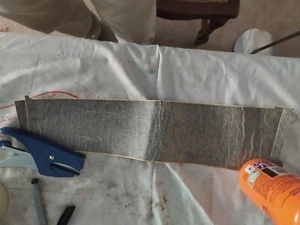 RIVESTIMENTO ADESIVO MONTANTE CENTRALE DX FIAT PUNTO 188 SPORTING ORIG 46525350 - Foto 1 di 4