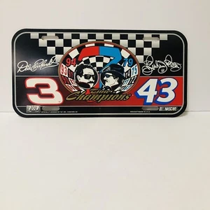 Placa de plástico Wincraft 1995 Dale Earnhardt #3 Richard Petty #43 de colección - Imagen 1 de 3