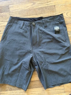 volcom boardshorts 33 - Image 1 of 3