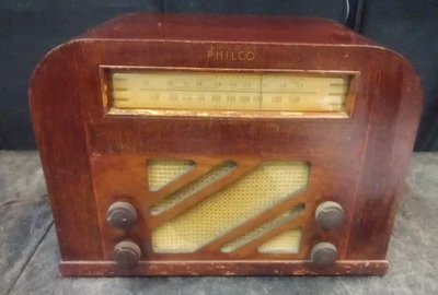 Philco TV Reciever 40-130 - Image 1 of 4