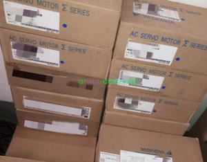 1 Stück neuer Yaskawa Servomotor SGME-04AF14 - Bild 1 von 1