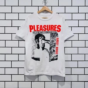 CAMISETA BLANCA PLEASURES PUNISH - Imagen 1 de 3