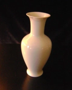 ALT Tirschenreuth 1838 Deutschland VASE reinweiß 7,5" hoch - Bild 1 von 3
