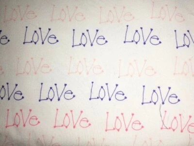 "LOVE" Printed Cotton Jersey Fabric by the yard - Imagem 1 de 2