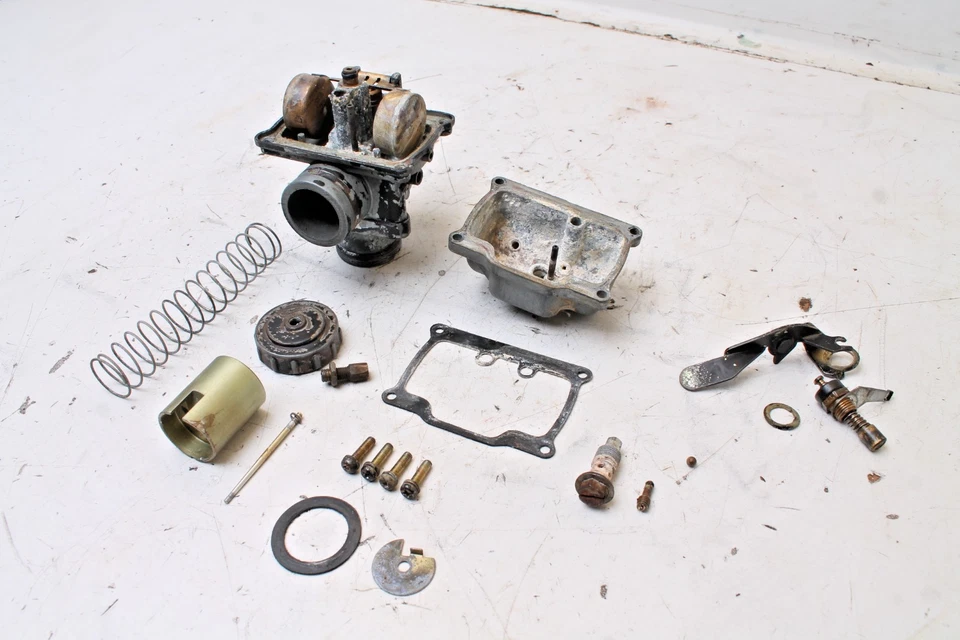 Carburador de motocicleta Yamaha LTMX 1973 carburador fabricante de equipos originales Mikuni Japón - necesita trabajo Foto 1 de 4