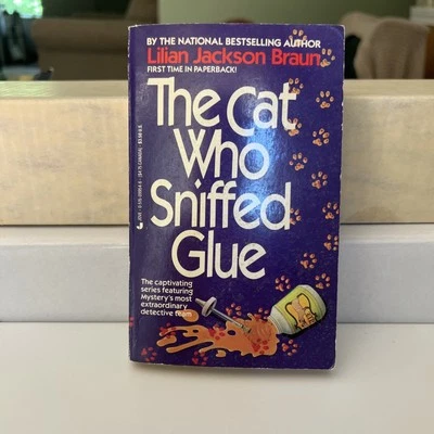 Paperback The Cat Who Sniffed Glue By Lilian Jackson Braun - Image 1 of 4